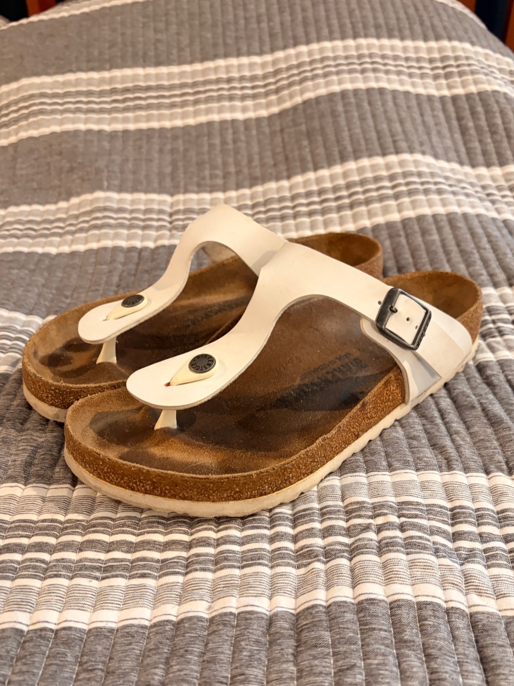 Birkenstock Gizeh women’s sandals Size 39, US 8 to 8.5